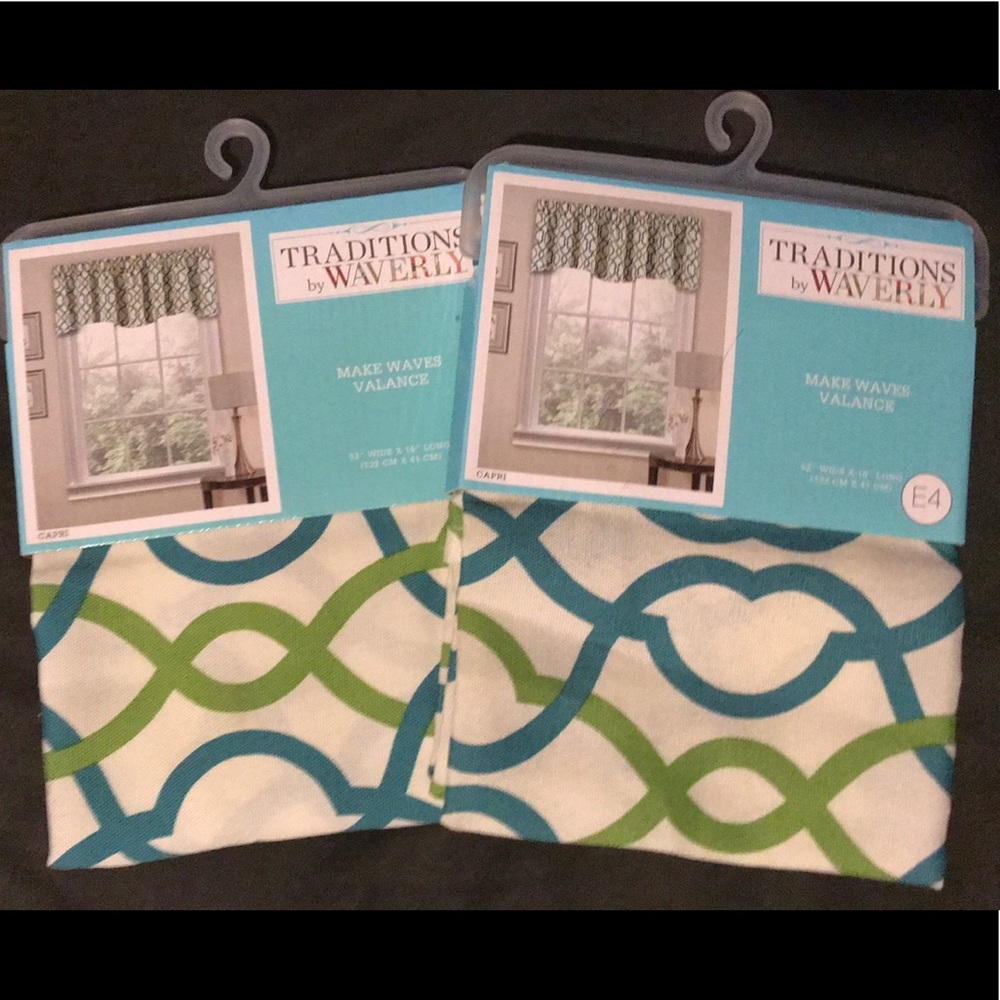 🌿2/$10 2 Window Valances